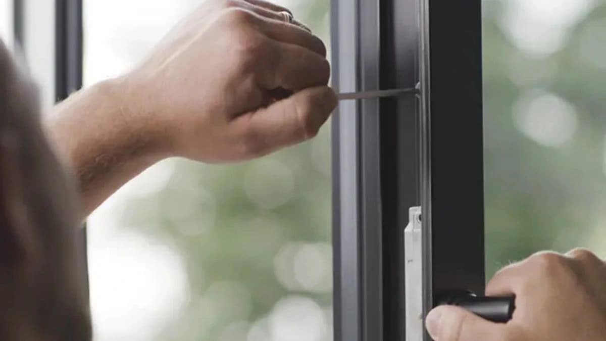 Repairs – illustration